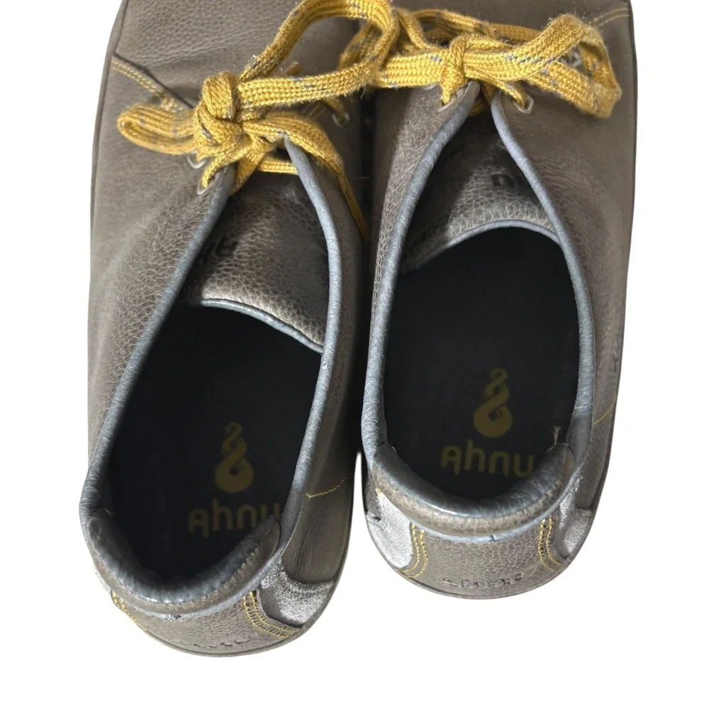 AHNU Harris Chukka Boots Grey/Taupe Vibram Sole sz 11 US‎